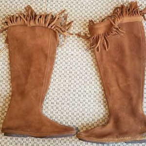 Minnetonka moccasins boots size 8